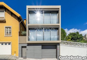 Moradia Individual T3 Com Terraço Panorâmico Em...