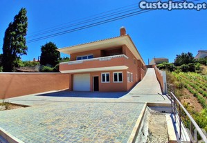 Casa T3 em Salir de Matos de 279,00 m�