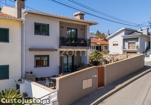 Moradia T3 + 1 Geminada Em Vimieiro, Celeirós E...