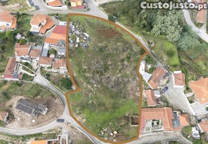 Quinta De Além com casa rústica em ruína para reabilitação total de 2 quartos no centro de Cete, Paredes