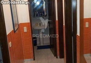 Olhão - apartamento t3 rch em zona central c/grande quintal