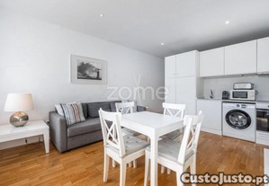 Apartamento T0 Com Licença Al Na Rua Santa...