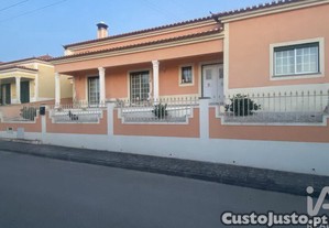 Moradia térrea T3 em Galveias de 160 m²