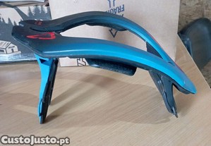 Colar cervical Leatt brace DBX 3.5