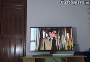 Samsung TV 4K Smart Com Comando Unerversal .