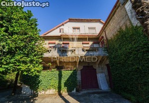 Moradia / edifício no centro de guimarães única de investimento