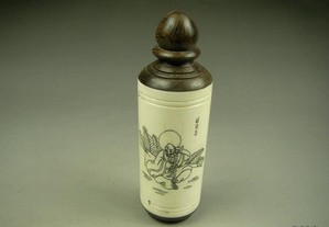 Frasco oriental em madeira e osso - snuff bottle