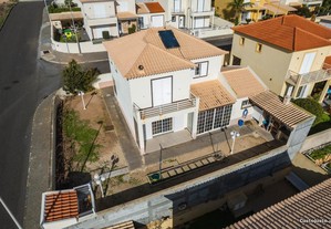 Moradia T3 em Zona Residencial Privilegiada - Porto Santo