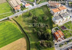 Terreno Urbanizável Em Moure, Barcelos.