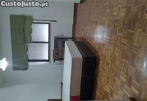 Quarto para estudante.