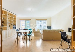 Apartamento T2 + 1 Duplex Com Varanda, Montijo