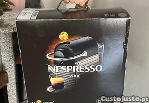 Mquina caf NESPRESSO Pixie