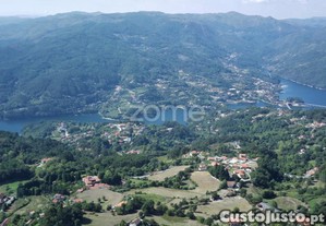Terreno Rustico Com Vistas Rio Em Vieira Do Minho
