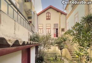 Moradia T5 No Bonfim Com Jardim De 110 M²