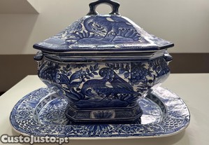 Terrina antiga em Faiança de Coimbra com tampa e prato de base azul e branco