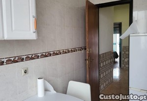 Apartamento T2 Moderno em Amadora, Lisboa - Oportunidade Única!