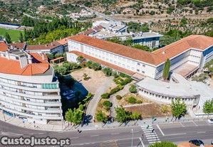Prdio no Centro de Portalegre para investimento