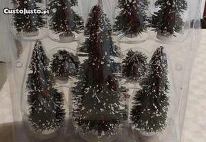 Blister com 9 árvores de Natal - Novo