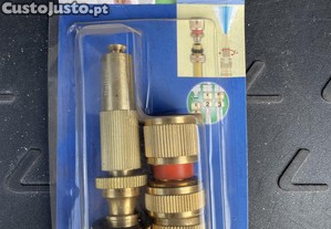Conjunto pistola e ligações para rega (latão)