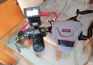 Máquina Fotográfica PENTAX P30t + Flash Achiever 8
