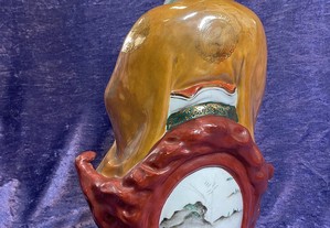 Escultura oriental ,altura 32 cm