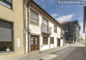 Prédio P/ Investimento - Centro De Lousada Com...