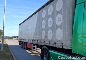 Semi-reboque de lonas em excelente estado