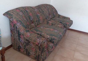 2 sofás em tecido