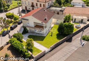 Moradia Individual Com Terreno De 530 M² -...