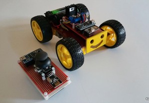 Carro Robot Educacional Arduino Programado controlado por Joystick.
