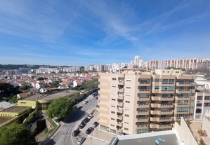 Magnifica penthouse T5 em Almada com vista rio sobre Lisboa