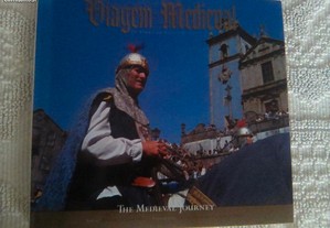 Livro "Medieval Journey - Viagem Medieval em Terras de Santa Maria da Feira" ilustrado