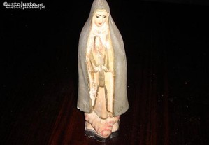 Estatueta da Virgem Maria em porcelana, antiga
