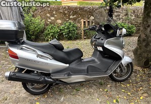 Moto Suzuki Burgman 650. Poucos quilómetros - 04
