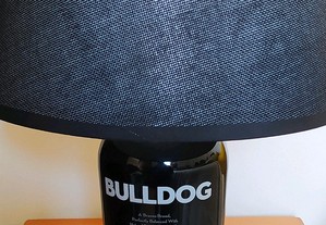 Candeeiro Bulldog
