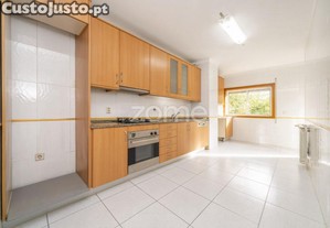 Apartamento T2+1 C/132 M2 Em Lamaçães - Braga!