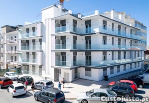 Apartamento T3 Junto Ao Mercado- 200 Mts Da Praia