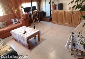 caravan com tenda fixa