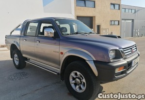 Mitsubishi L200 Strakar 4x4 CD