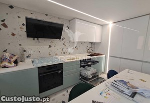 Apartamento t2 renovado em monte da caparica