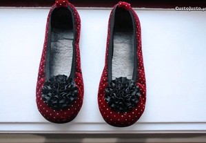 Sapatos tipo bailarina c flor e brilhante bordeaux e preto elásticos MADE IN SPAIN T.32
