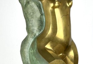 Escultura em bronze assinada e numerada - Nu Feminino