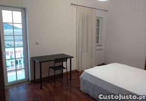 Excelente quarto