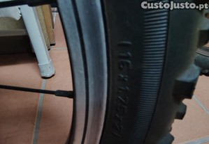 Bicicleta de Menina, roda 16, pouco uso