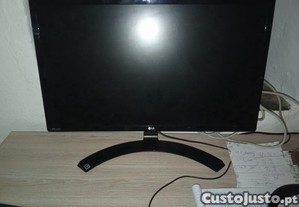 Monitor LG usado, em perfeito funcionamento e bem estimado