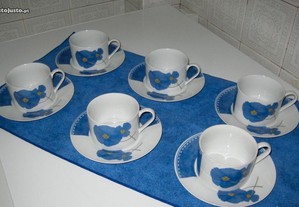 Chávenas de Chá em Porcelana
