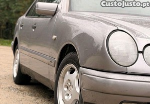 Mercedes-Benz E 220 CDI - 98