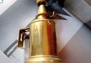 "Abeille", lamparina francesa antiga