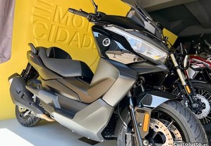 Voge SR4 MAX - Super espetacular e tecnológica scooter Grande Turismo