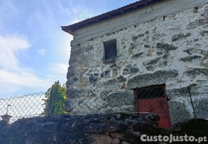 Moradia T1 Para Restauro Em Rossas, Vieira Do...